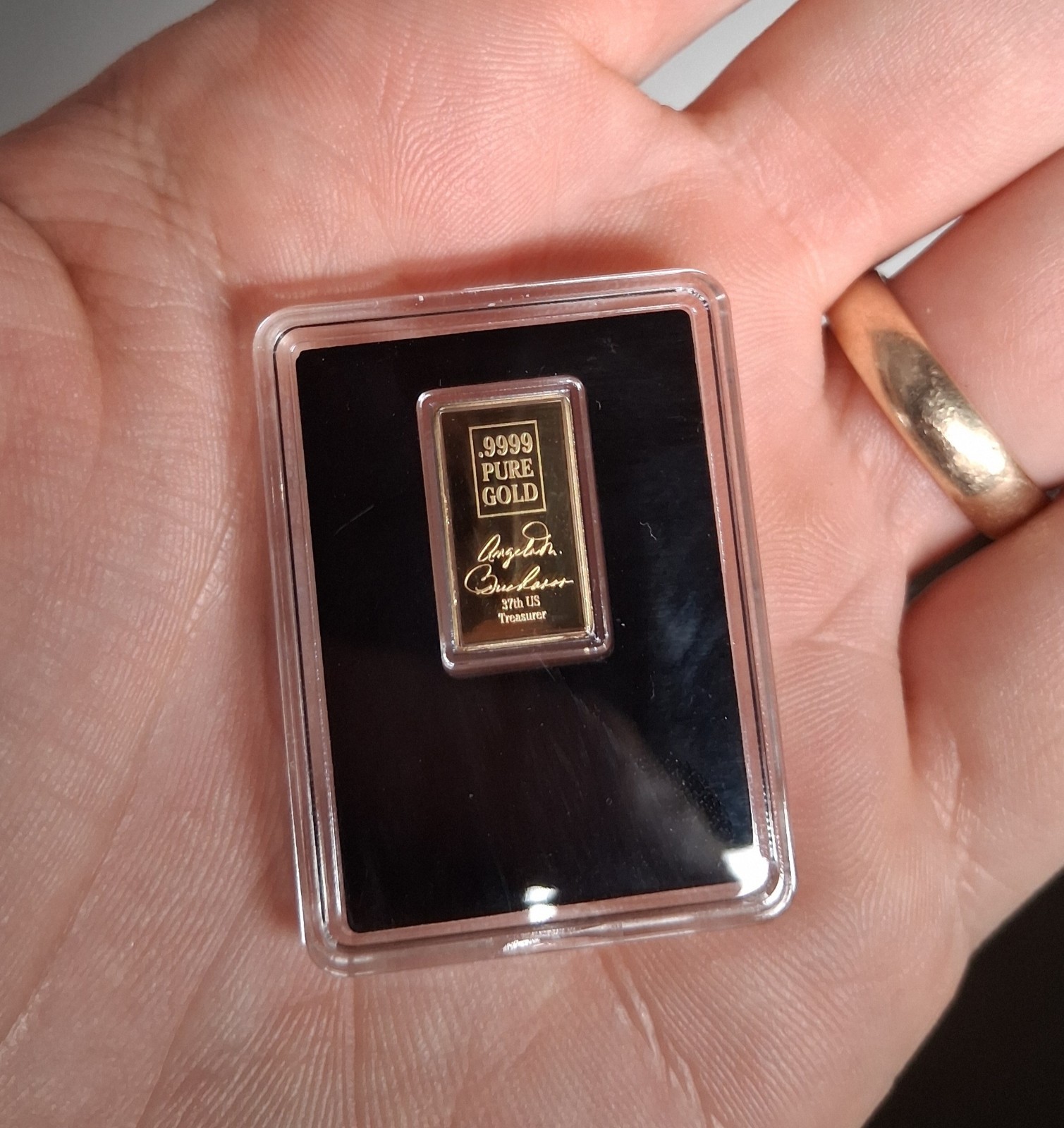 Statue of Liberty .9999 Pure 24k Gold Bar in Display Case – Collectible Gift
