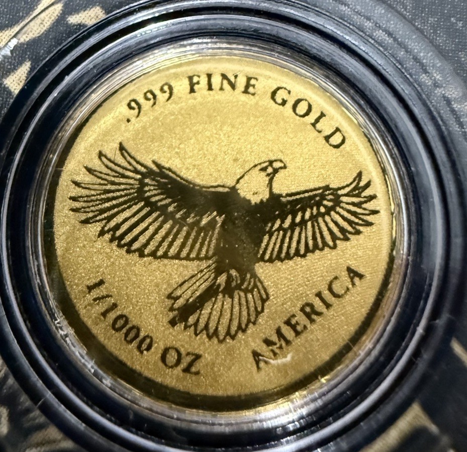 1/1000 oz .999 Fine Gold We The People U.S. Constitution Coin in Capsule w/ COA