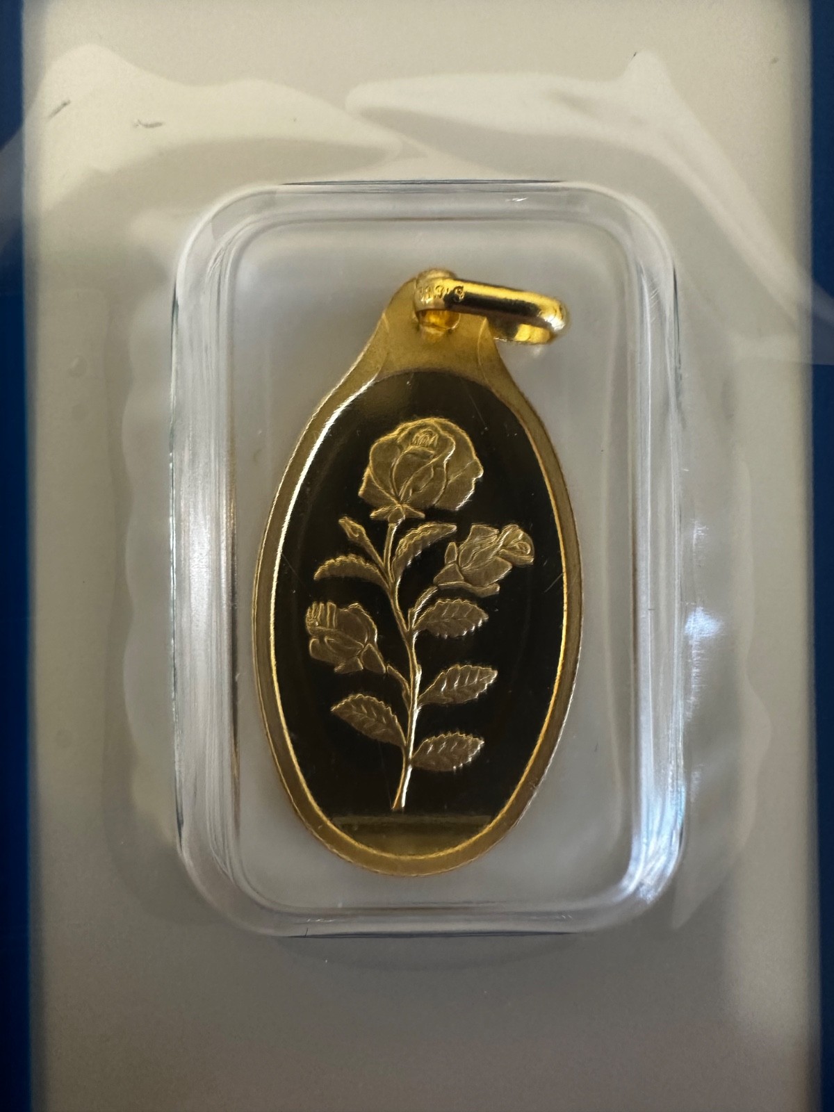 PAMP Suisse Rosa Pendant 2.5g Fine Gold Total Weight with Bale 2.7g .999 Gold