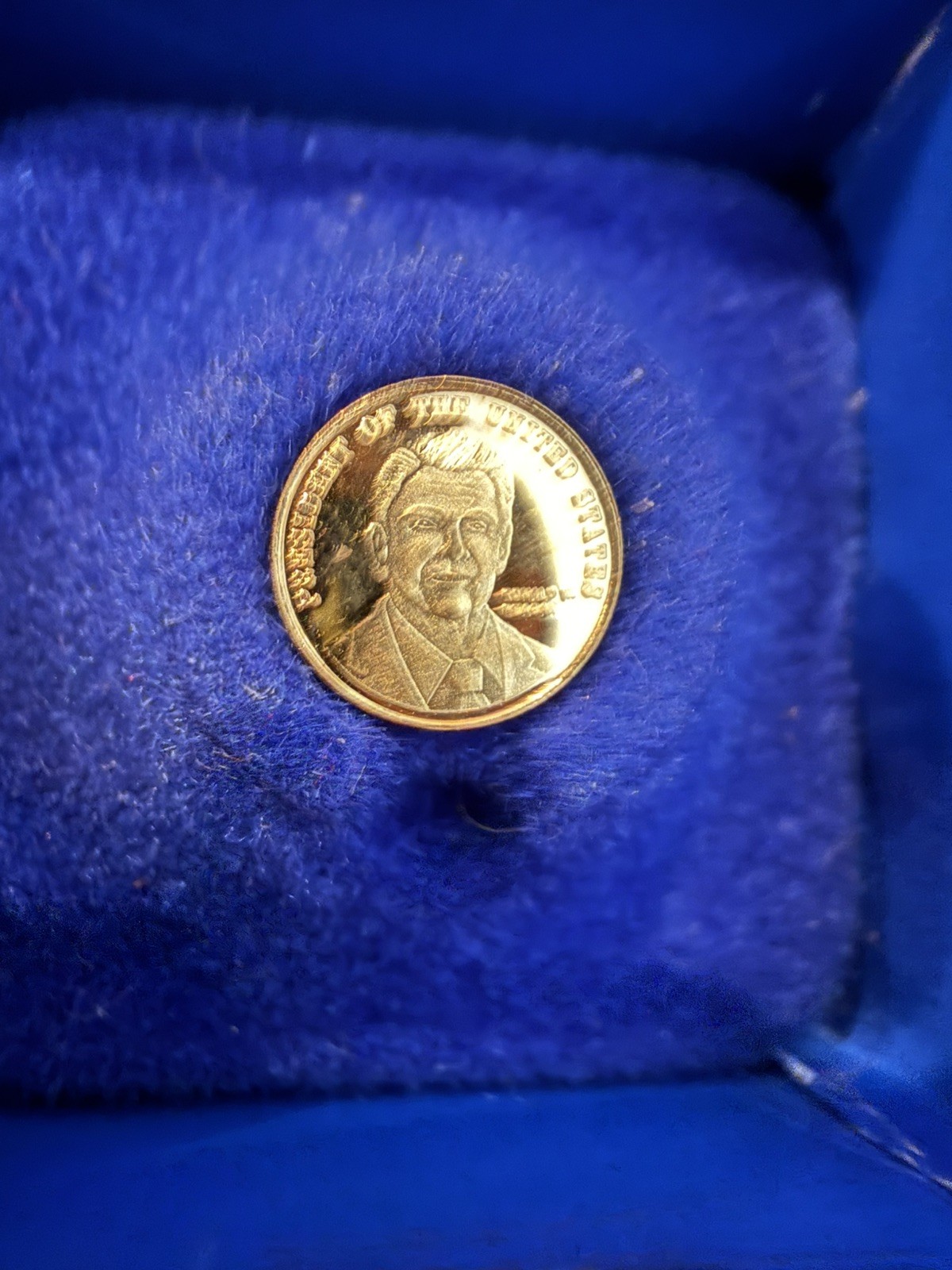 Ronald Reagan Solid Gold 24K Pure Presidential Inaugural Medal Limited Edition