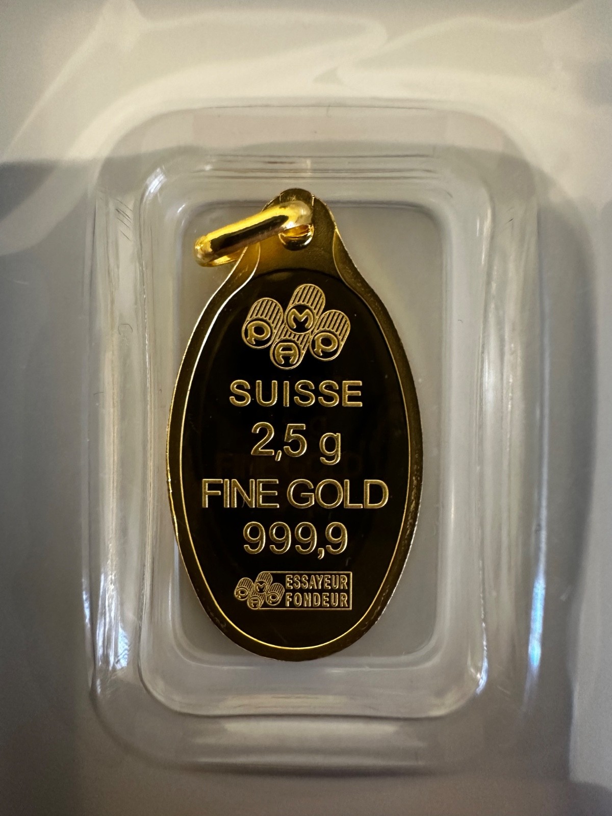 PAMP Suisse Rosa Pendant 2.5g Fine Gold Total Weight with Bale 2.7g .999 Gold