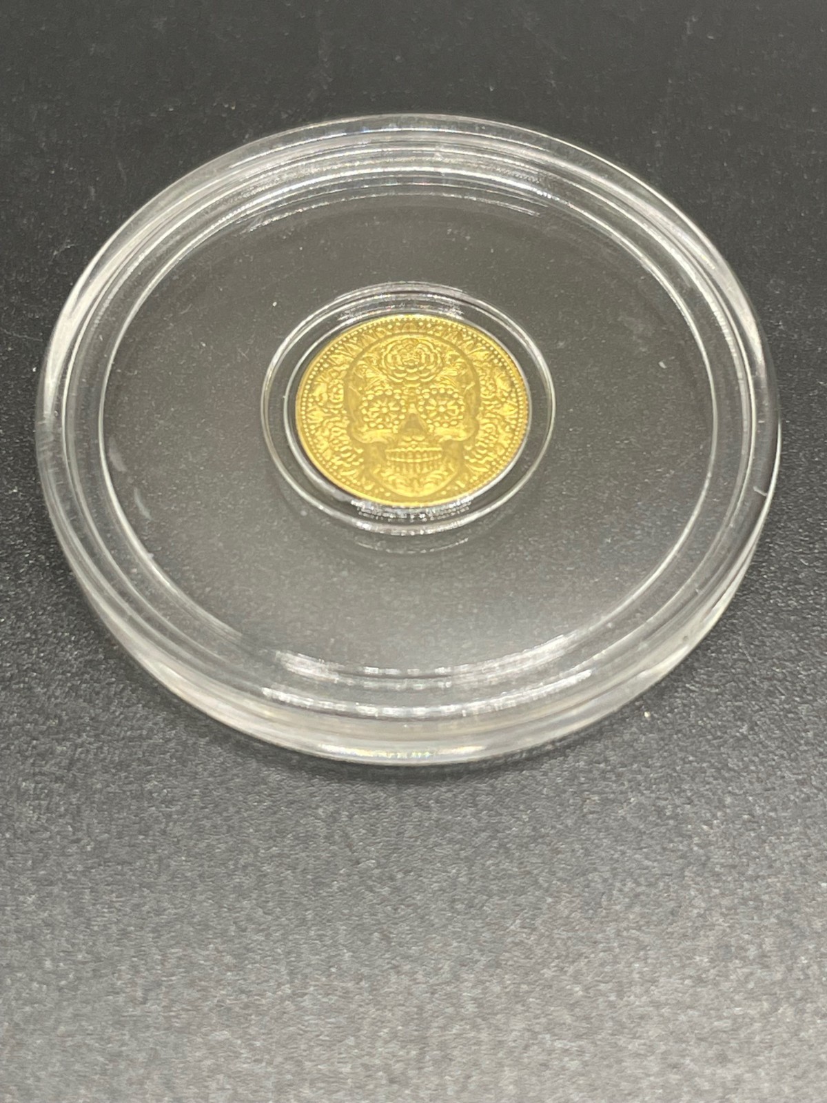 1/200th oz Gold .999 Fine Round Day Of The Dead Skull In Capsule