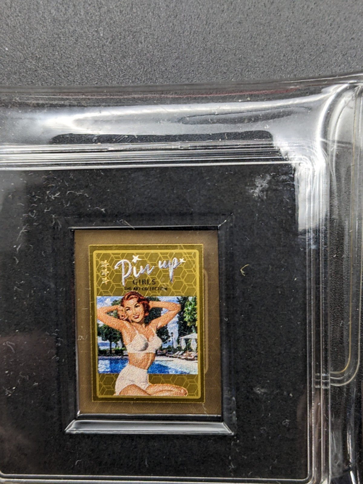 Goldbarren Pin Up Girls – Joy 999 Feingold Tschad 500 Francs 2025 1/500oz