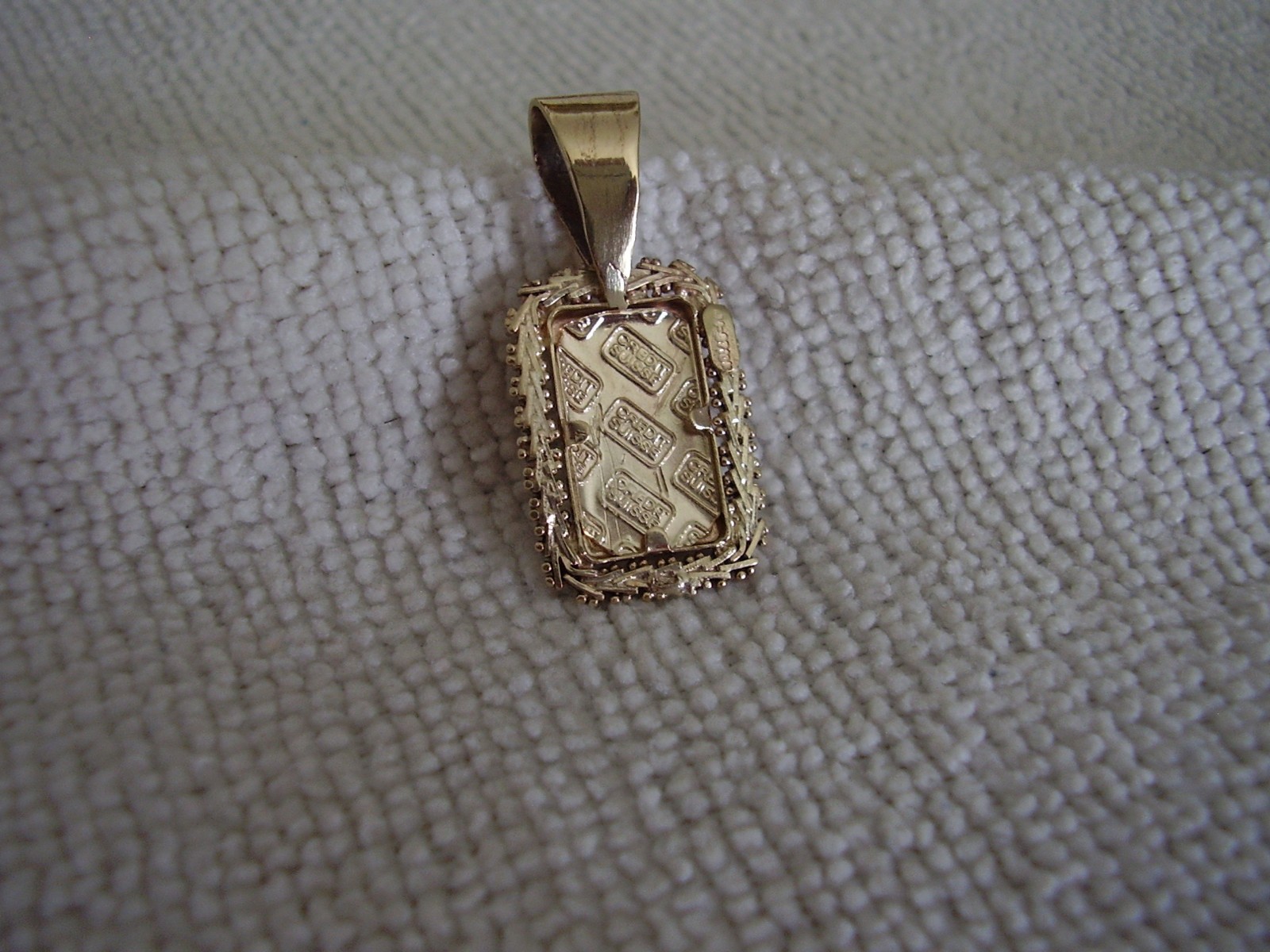 ONE GRAM GOLD BAR PENDANT IN A 10K GOLD FRAME NOT SCRAP 3.1 GRAMS