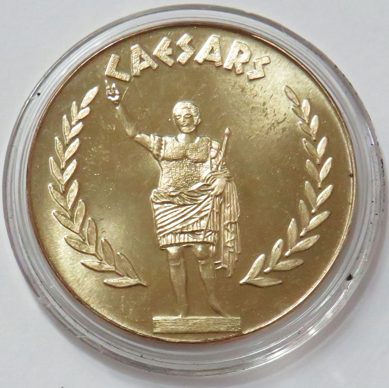 CAESARS 14K GOLD $100 CASINO GAMING TOKEN 11.2 GRAMS IN CAPSULE