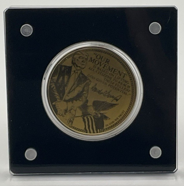 2022 1/200 OZ .999 GOLD AMERICAN MINT DONALD TRUMP W/COA