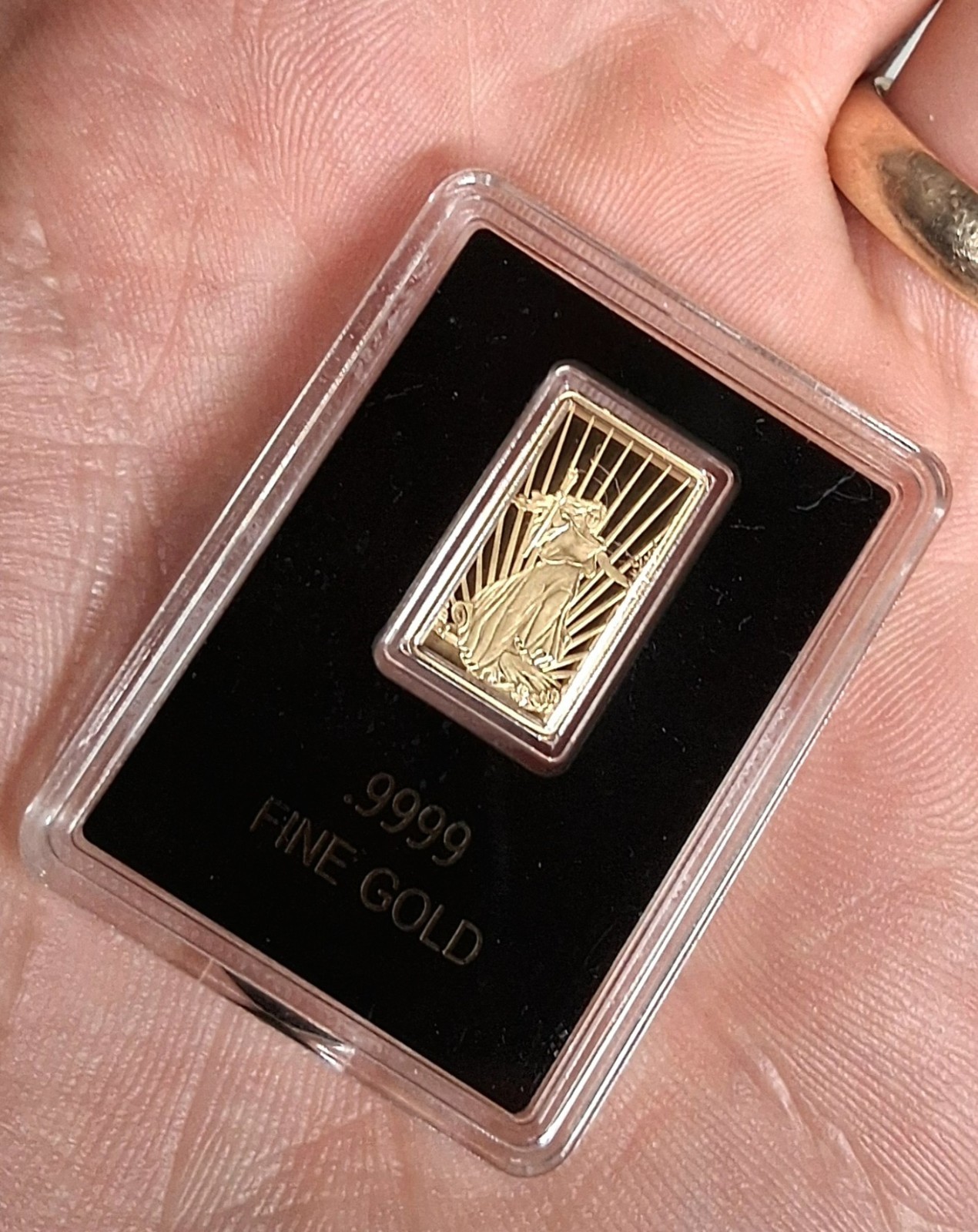 Statue of Liberty .9999 Pure 24k Gold Bar in Display Case – Collectible Gift