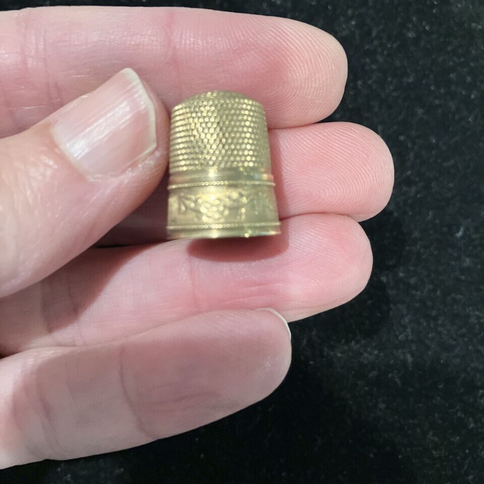 STAMPED 10K YELLOW GOLD THIMBLE FLOWER ANTIQUE VINTAGE RARE ESTATE FIND 2.6g