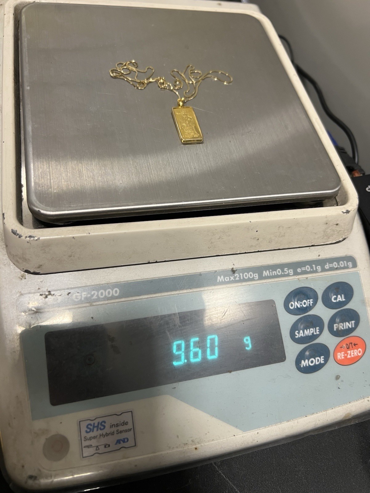 VINTAGE HANG SENG BANK ROYAL MINT 9999 GOLD BAR PENDANT & 14K BOX CHAIN NECKLACE