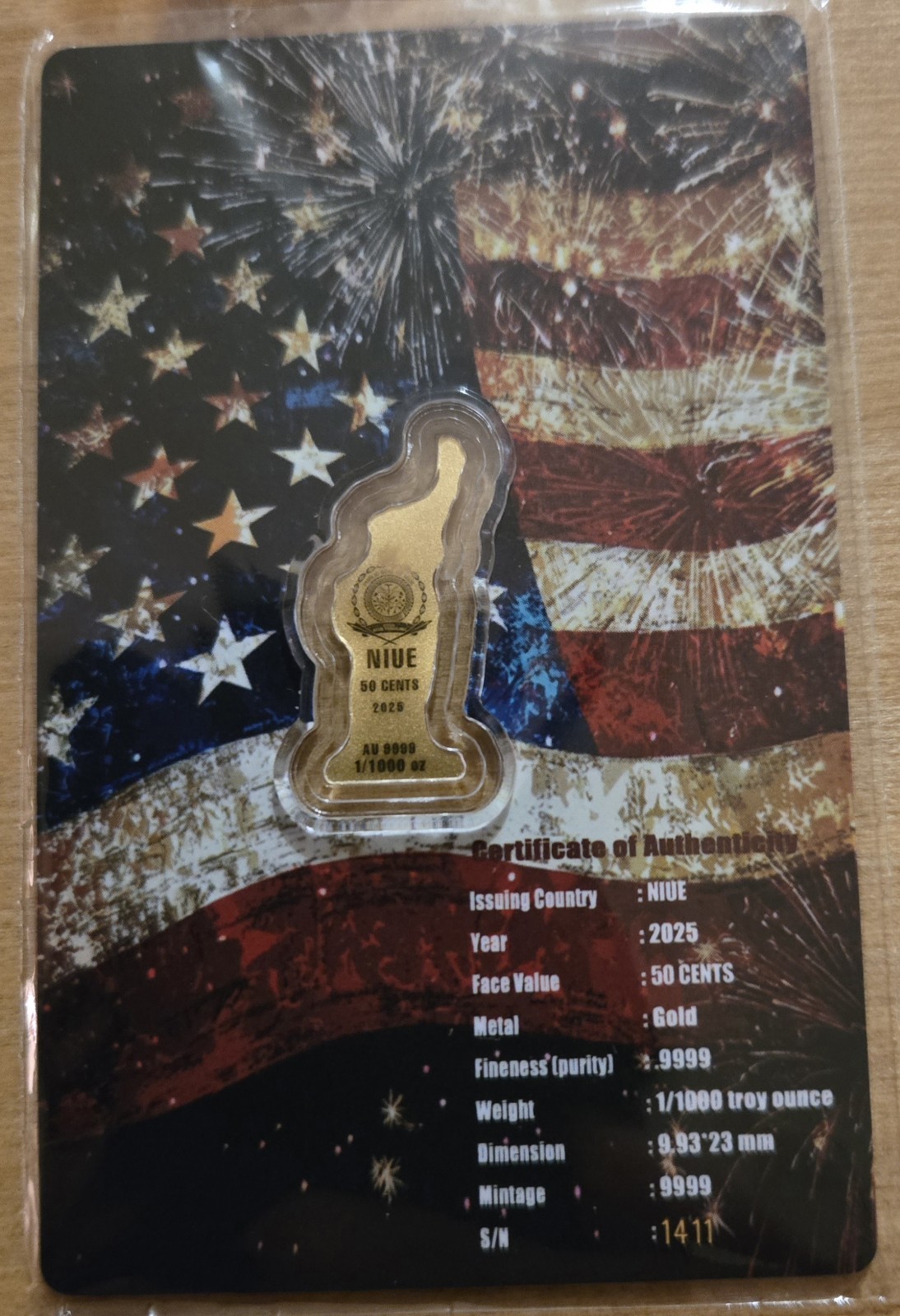 Niue 2025 Statue of Liberty-Shaped 1/1,000th Oz. Gold 50¢ Coin in Card