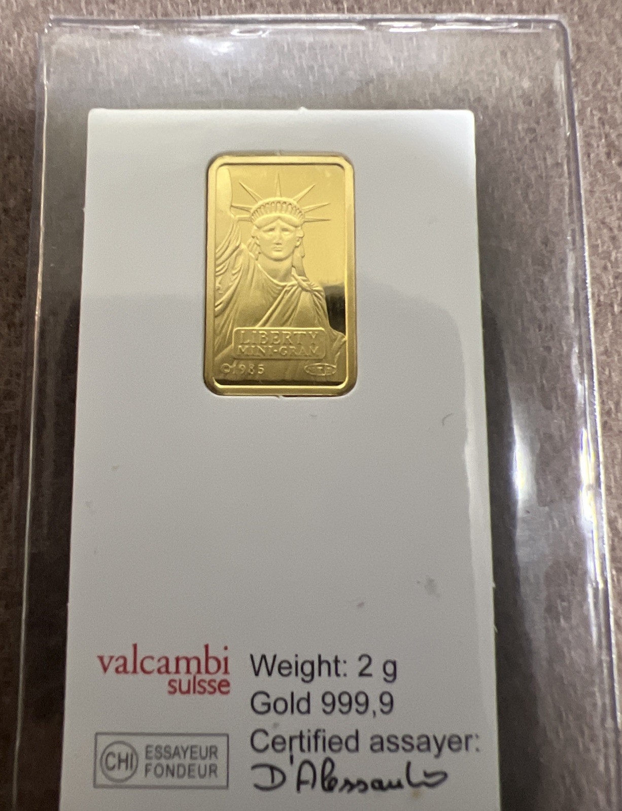 24k Yellow Gold Valcambi 2 gram Credit Suisse Statue of Liberty 11.50 x 19.00