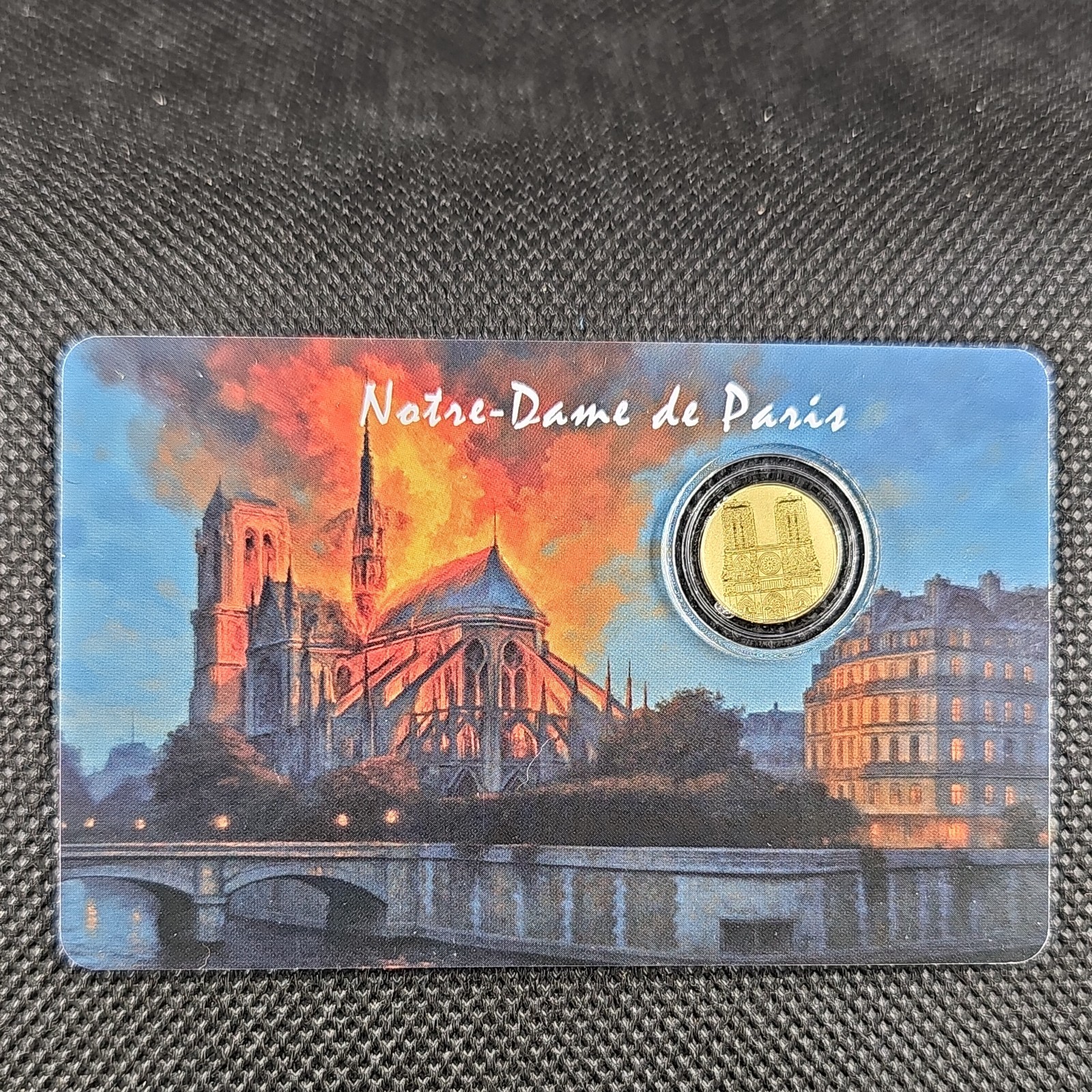 1/1000 oz 0.9999 Gold 2025 Liberia Notre Dame de Paris Coin in Card