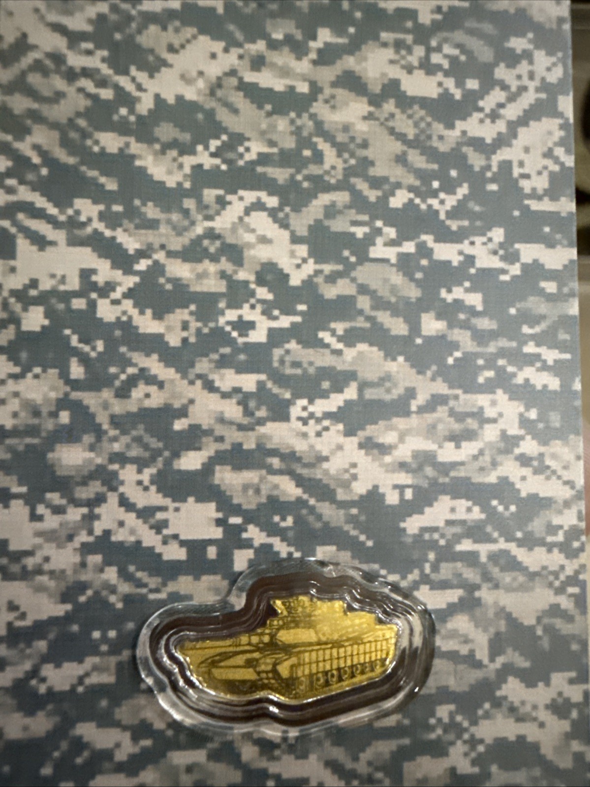 Beautiful 1/1000 oz .999 Gold 2026 USA ARMY Eagle & Tank Fractional Gold Bar