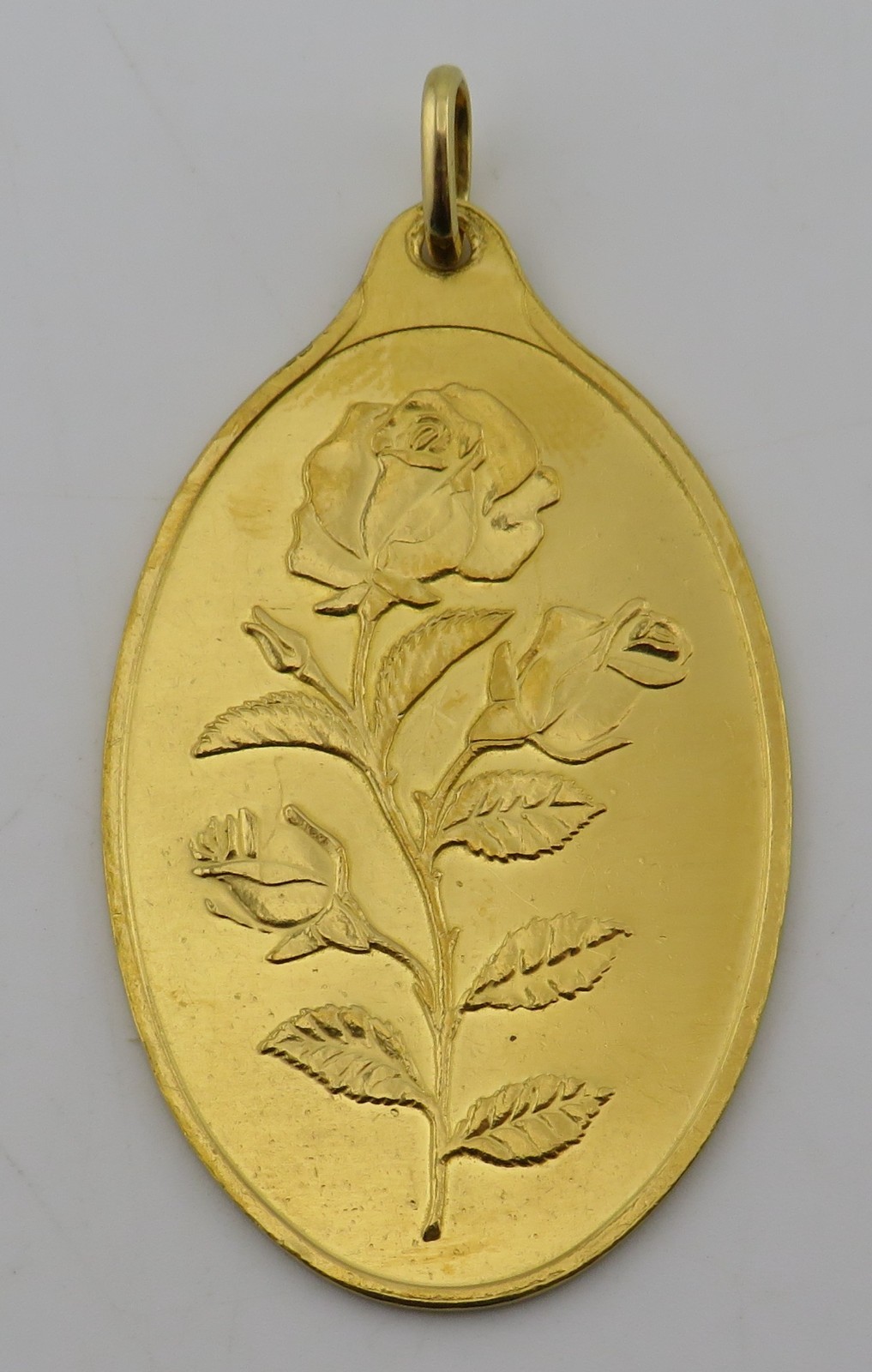 Pamp Suisse 1/2 oz Half Ounce Rose Oval Pendant .9999 Fine Gold – Item# 370
